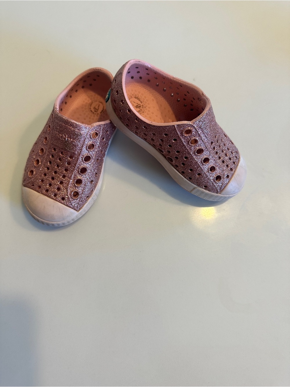 NATIVE- toddler girl pink glitter Slip-On Water-Friendly Shoes size C5